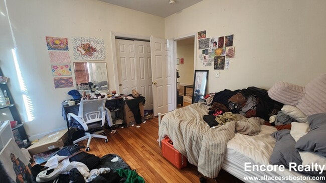 Building Photo - 66 Egmont St