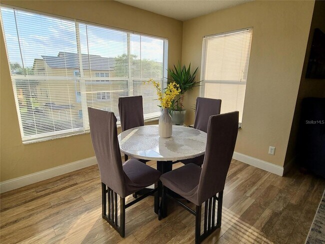 Building Photo - 4630 Commander Dr