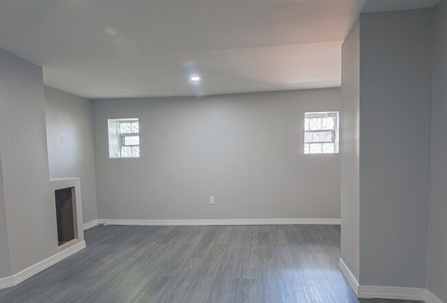 Building Photo - 1542 S 57th St