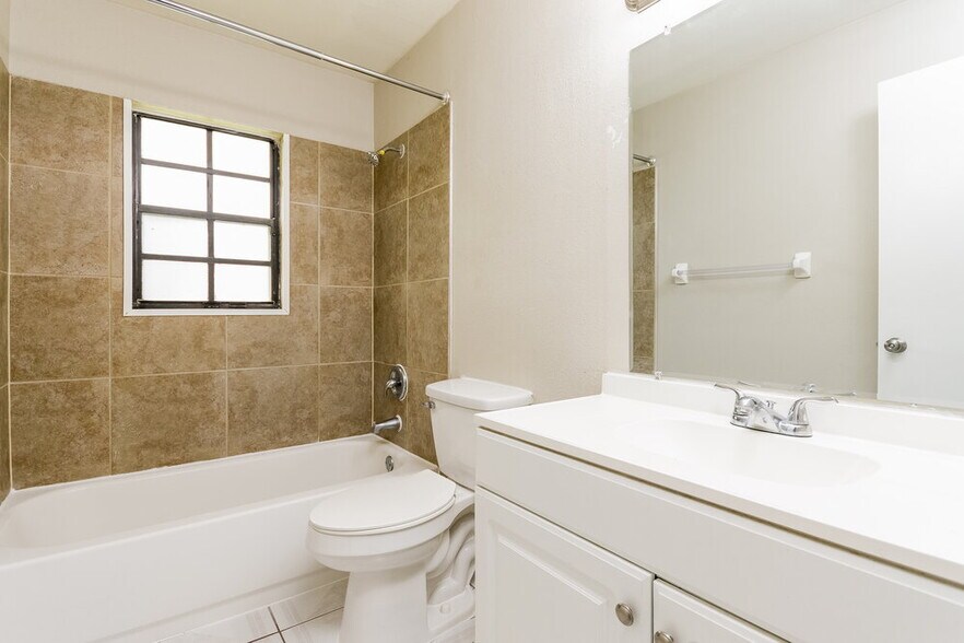 Building Photo - 1657 Sunburst Way