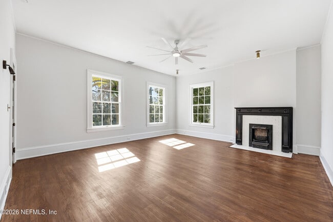 Building Photo - 2979 St Johns Ave