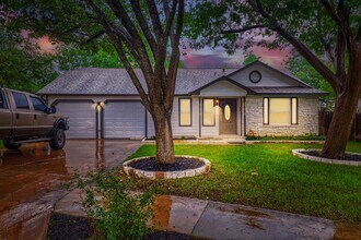 Building Photo - 12100 Clickett Cove