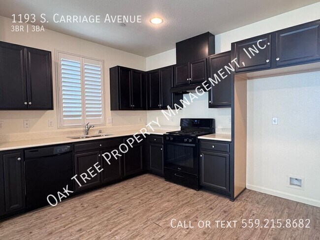 Building Photo - 1193 S Carriage Ave