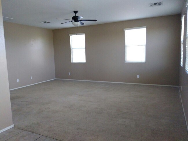 Building Photo - Private Corner lot in Desirable Riverbend Neighborhood