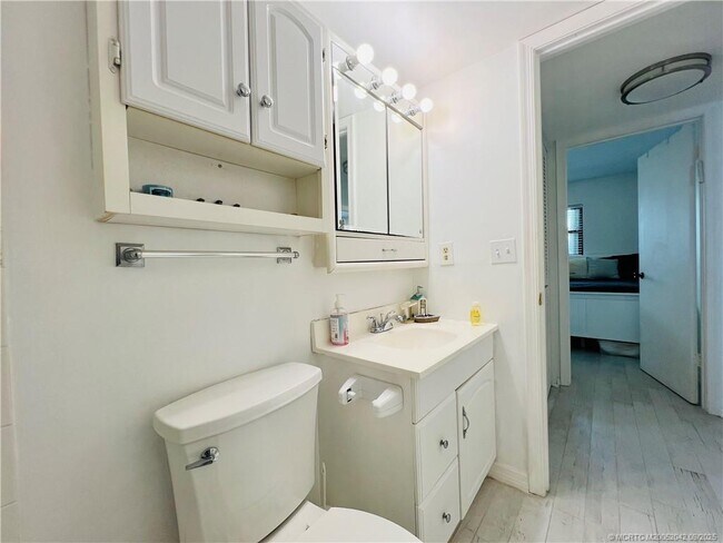Building Photo - 9400 S Ocean Dr
