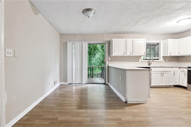 Building Photo - 5786 Deerfield Trail