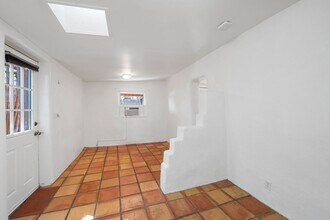 Building Photo - 1624 Paseo De Peralta