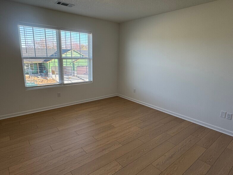 Building Photo - 5888 Butterfield Ct