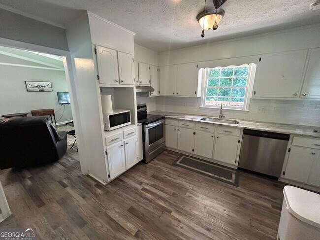 Building Photo - 1271 Arrowhead Rd