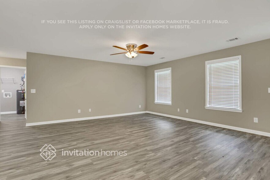 Building Photo - 6390 Ashdale Dr