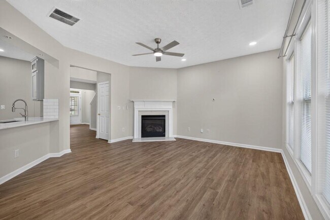 Building Photo - 4379 Annlette Dr NW