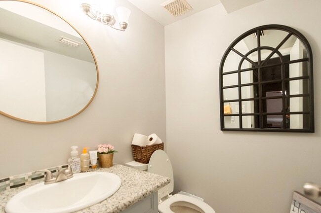 Building Photo - 14107 Swiss Hill Dr
