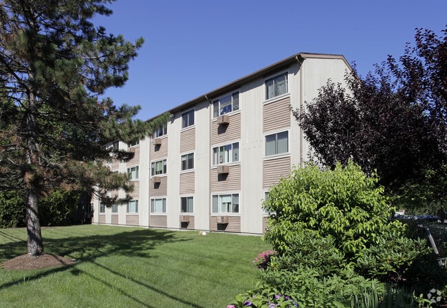 Building Photo - Cranberry Apartments