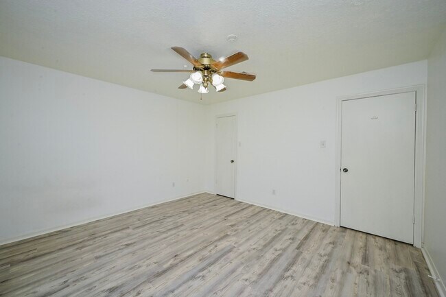 Building Photo - 7735 Quail Meadow Dr