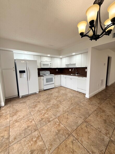 Building Photo - 8520 SW 133rd Avenue Rd