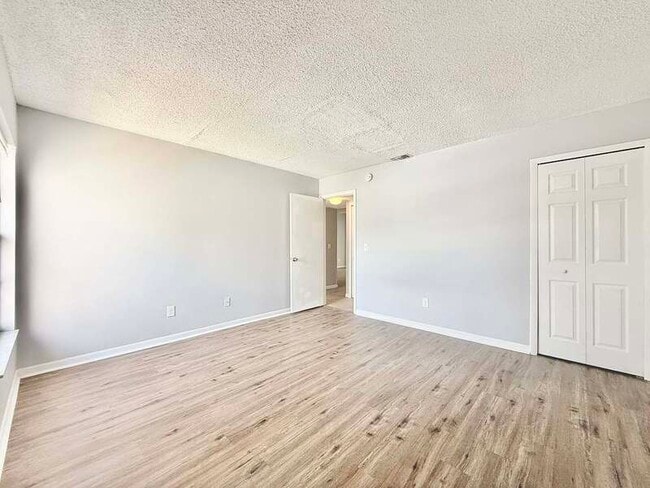 Building Photo - 5143 Puritan Cir