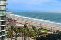 Building Photo - 1810 Avenida Del Mundo