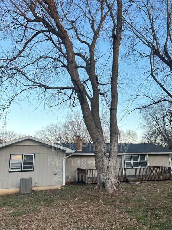 Building Photo - 3435 S Nettleton Ave
