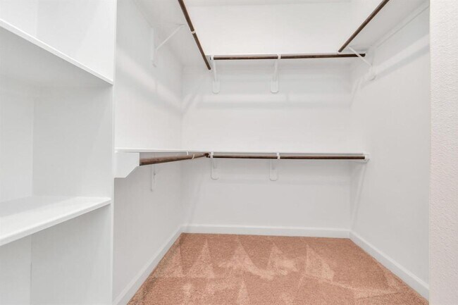 Building Photo - 2357 Hoskins Dr