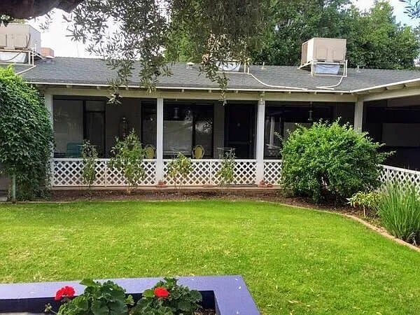 Building Photo - 543 W Coronado Rd