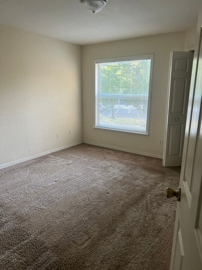 Building Photo - 8915 Latrec Ave