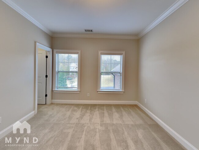 Building Photo - 2995 Manorview Ln