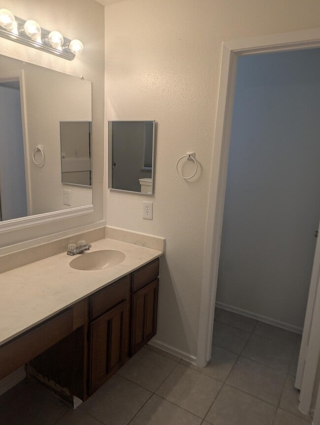 Building Photo - 4822 Roserock Ln