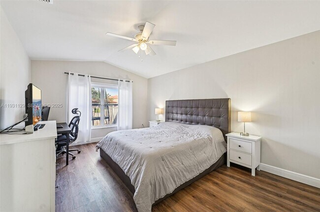 Building Photo - 1356 NW 192nd Ave