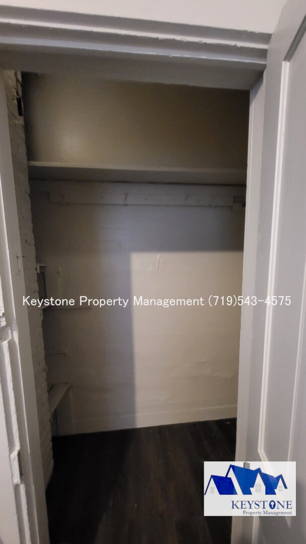 Building Photo - $350 OFF Move-In Special! Studio Apartment w/ Private Entrance! $700/$700