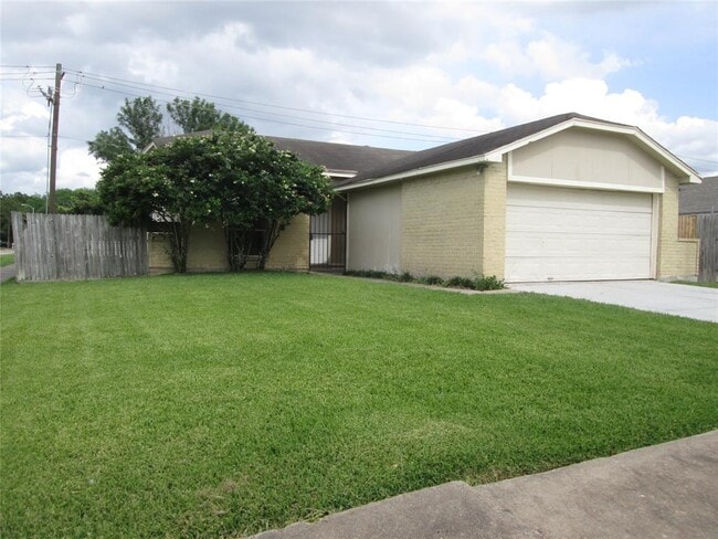Building Photo - 10303 Westedge Dr