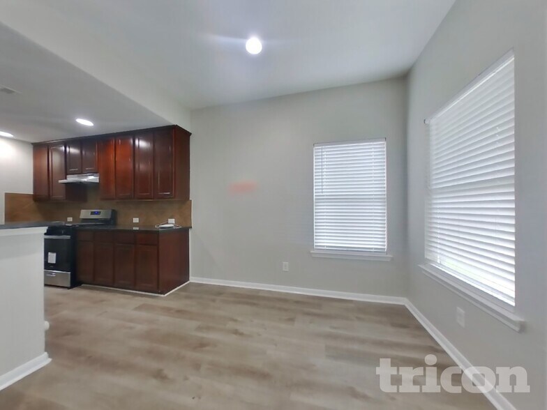 Building Photo - 23303 Crosscut Pass Dr