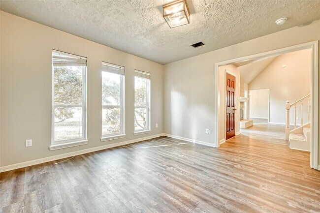 Building Photo - 3615 Highfalls Dr