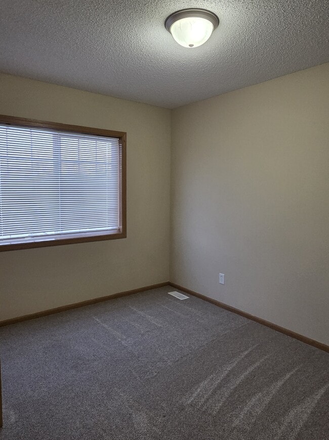 Building Photo - 408 Cedar Pl