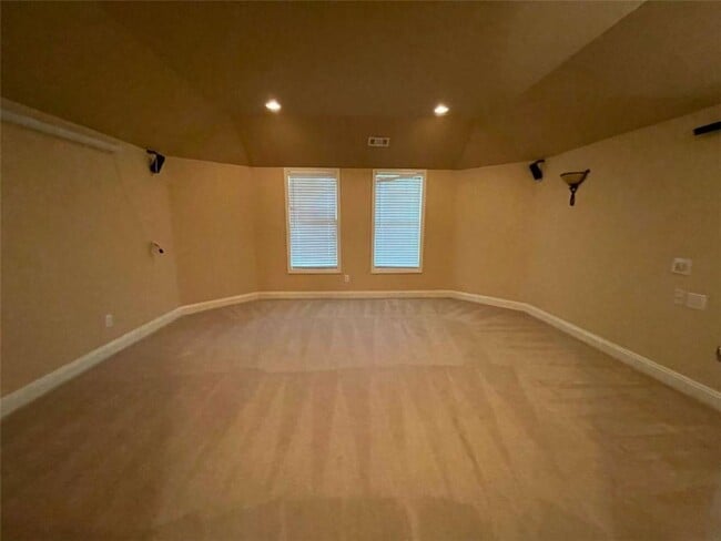 Building Photo - 1378 Greencrest Ct SW