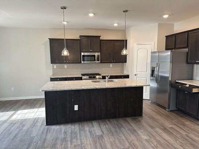 Building Photo - 2470 Dittney Ln