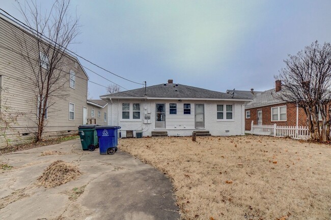 Building Photo - North Denver Avenue - 1629/1631