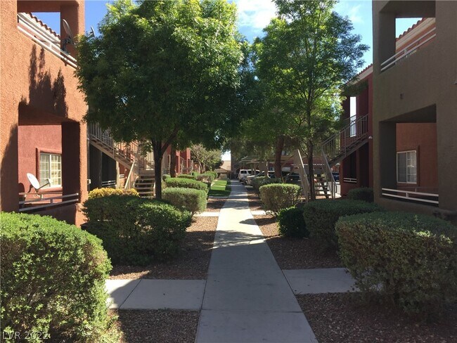 Building Photo - 4730 E Craig Rd