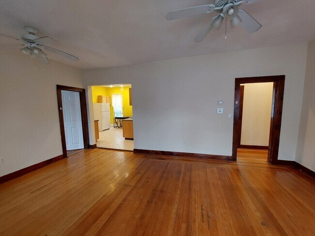 Building Photo - 41 Wildwood St