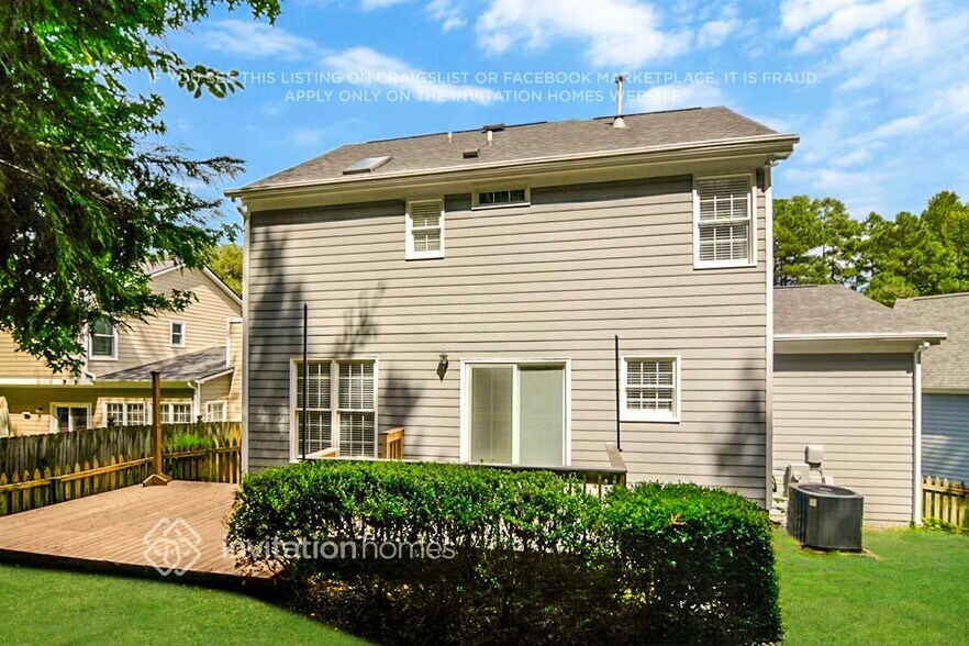 Building Photo - 8644 Swarthmore Dr
