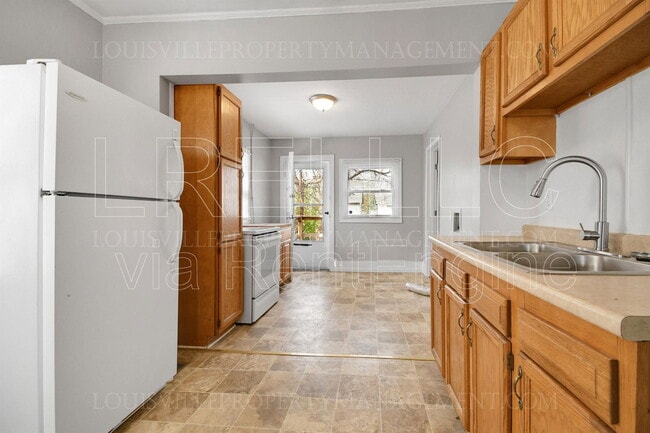 Building Photo - 639 Merwin Ave