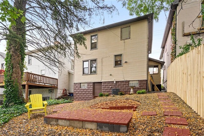 Building Photo - 3612 Main St