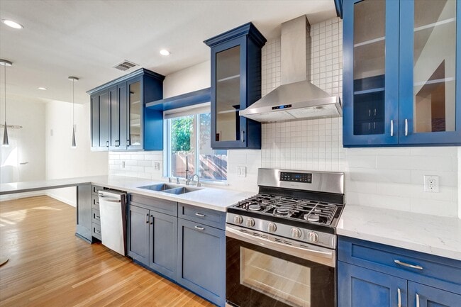 Building Photo - 5400 82nd W St