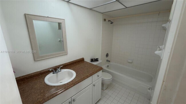 Building Photo - 468 NE 206th Ln