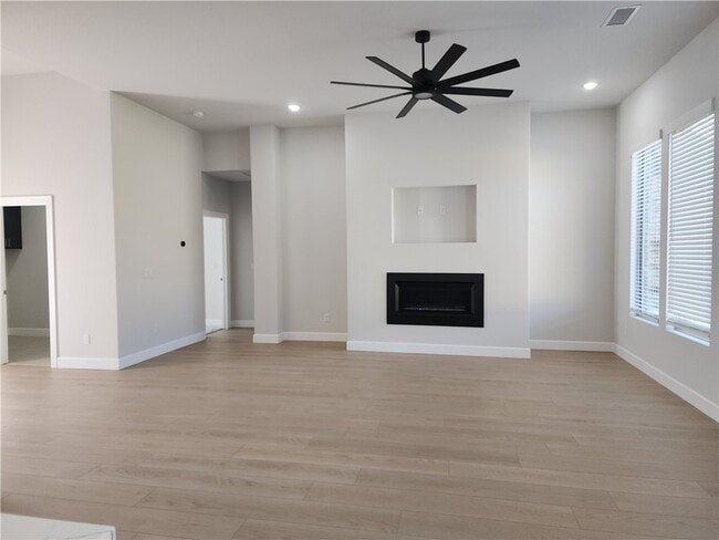 Building Photo - 2700 SW Blustery Dr