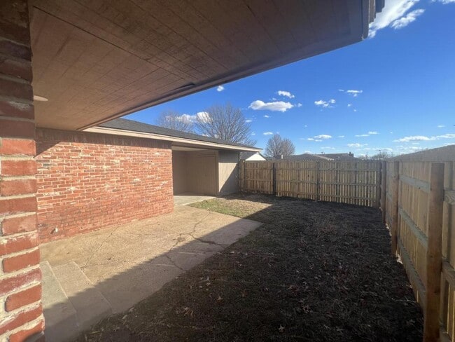 Building Photo - 2909 S 101st E Ave