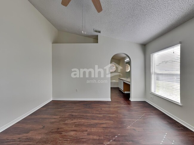 Building Photo - 555 Whiskey Creek Ct