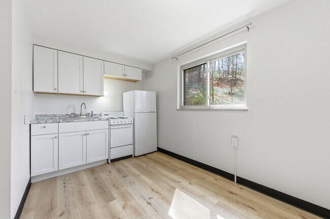 Building Photo - 298 Lumar Dr