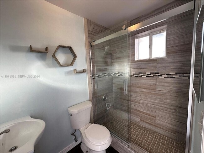 Building Photo - 2221 SE 24th Pl