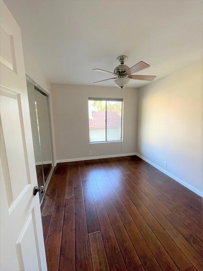 Building Photo - Updated Parkside Condo with Large Deck!