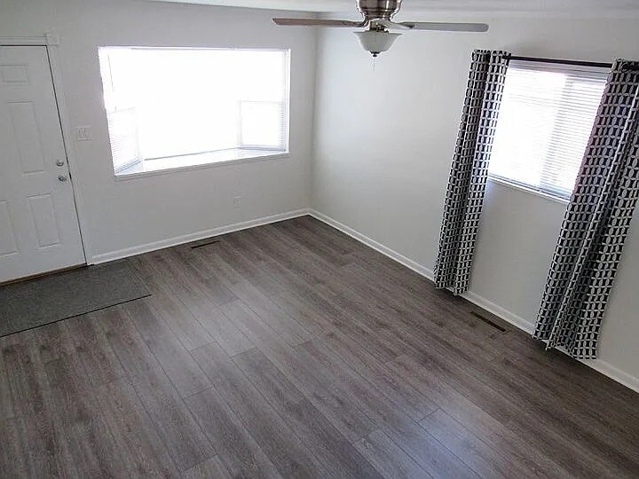 Living Room - 917 Pioneer Ln